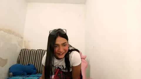 Snapshot of noah_cute18 chatting on 05/13/26, 09:00 Noah online show from 05/13/26, 09:00