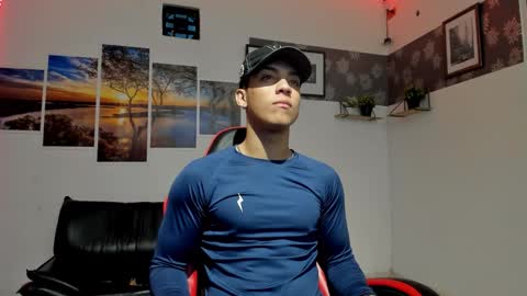 noah_flynn1 online show from 02/27/26, 09:42