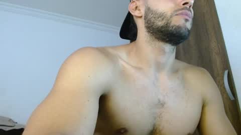 Snapshot of noah_jhonsonn chatting on 05/28/26, 03:42 Noah online show from 05/28/26, 03:42