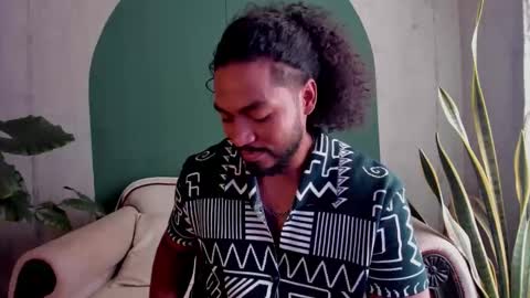 Noah online show from 11/18/25, 04:33