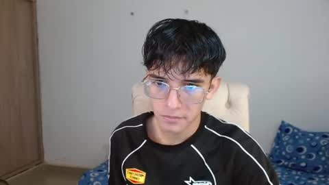 Snapshot of noah_millerx_ chatting on 06/28/26, 08:48 noah online show from 06/28/26, 08:48