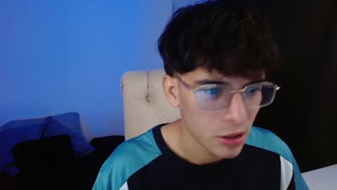 Snapshot of noah_millerx_ chatting on 07/11/26, 06:54 noah online show from 07/11/26, 06:54