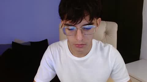 Snapshot of noah_millerx_ chatting on 07/12/26, 08:22 noah online show from 07/12/26, 08:22