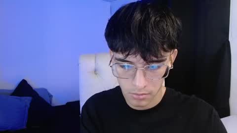 Snapshot of noah_millerx_ chatting on 07/13/26, 10:01 noah online show from 07/13/26, 10:01