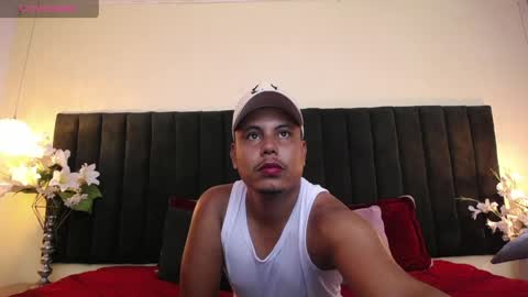 Snapshot of noah_oliver1 chatting on 04/27/26, 07:56 NOAH online show from 04/27/26, 07:56