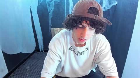 noah_sokolov online show from 10/30/25, 01:45