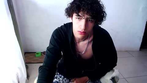 Snapshot of noah_sokolov_ chatting on 04/07/26, 05:35 Kervs online show from 04/07/26, 05:35
