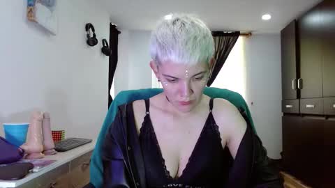 Snapshot of noahakeew chatting on 02/26/26, 05:34 Noah online show from 02/26/26, 05:34