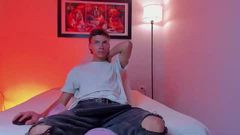 noahh_sky online show from 03/24/26, 03:33