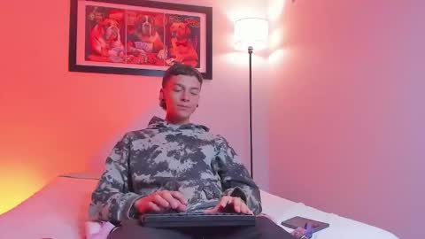 noahh_sky online show from 03/25/26, 03:56