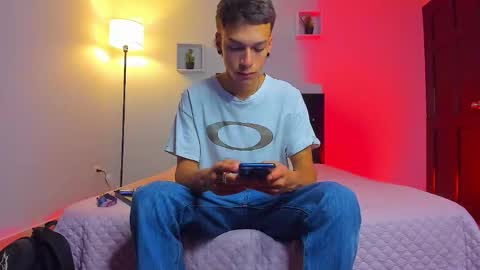 noahh_sky online show from 04/12/26, 03:44