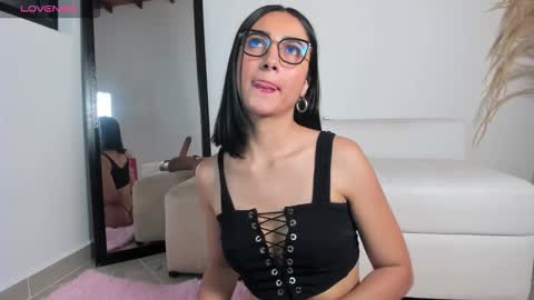 Snapshot of noami_rose chatting on 09/23/25, 12:46 Noami Rose  online show from 09/23/25, 12:46