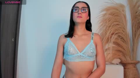 Snapshot of noami_rose chatting on 02/04/26, 12:16 Noami Rose online show from 02/04/26, 12:16