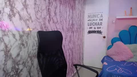 noelia_milfs online show from 10/10/25, 07:13