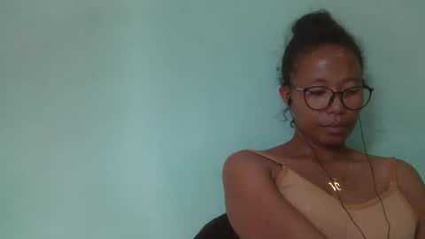 noellah online show from 03/03/25, 12:48