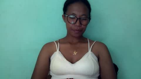 noellah online show from 03/08/25, 04:06