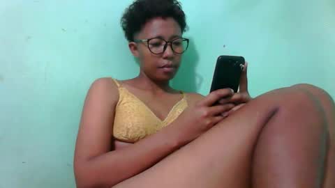 noellah online show from 09/19/25, 08:38