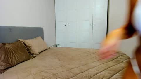 Snapshot of noelle_natty chatting on 07/18/26, 05:11 Noelle Natty online show from 07/18/26, 05:11