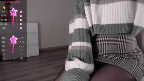 noelleneptune online show from 09/12/25, 12:05