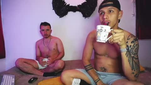 noha_and_iam1 online show from 04/20/26, 12:19