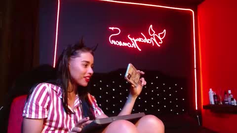 Noha Thomson online show from 11/02/25, 04:04