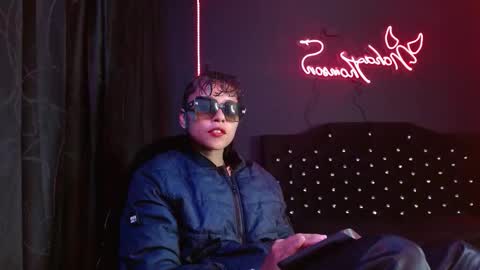 Noha Thomson online show from 01/18/26, 01:31