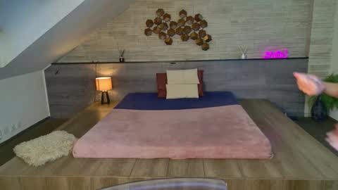 Snapshot of noirchocolate chatting on 03/01/26, 05:09 Liz online show from 03/01/26, 05:09