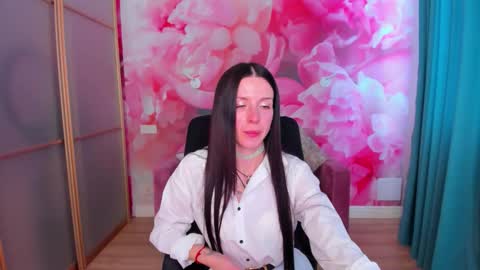 Snapshot of noirdiva chatting on 05/02/26, 11:59 NoirDiva online show from 05/02/26, 11:59