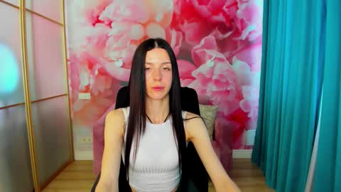 Snapshot of noirdiva chatting on 05/05/26, 06:21 NoirDiva online show from 05/05/26, 06:21
