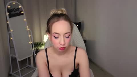 Snapshot of noirnymphh chatting on 02/16/26, 10:17 Isabelle online show from 02/16/26, 10:17