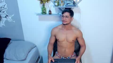 Snapshot of nolan_joness chatting on 07/02/26, 11:55 Im Nolan online show from 07/02/26, 11:55