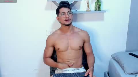 Snapshot of nolan_joness chatting on 07/20/26, 02:37 Im Nolan online show from 07/20/26, 02:37