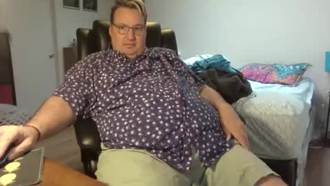 Snapshot of nolanvalenciax chatting on 02/19/26, 06:48 Nolan online show from 02/19/26, 06:48