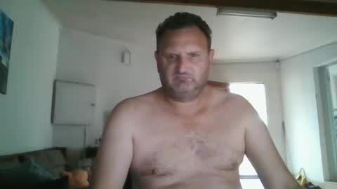 Snapshot of nollie244 chatting on 01/11/25, 04:38 Nollie online show from 01/11/25, 04:38