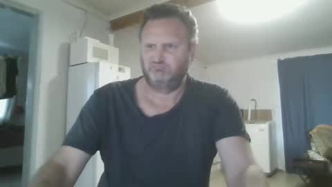 Snapshot of nollie244 chatting on 10/04/25, 05:27 Nollie online show from 10/04/25, 05:27