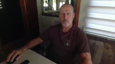 Snapshot of nomadfreedom chatting on 01/18/26, 02:54 nomadfreedom online show from 01/18/26, 02:54