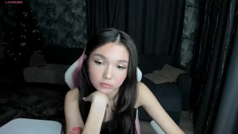 nomi online show from 12/17/25, 05:52