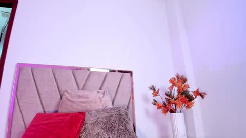 Nora Da Silva online show from 12/14/24, 12:44