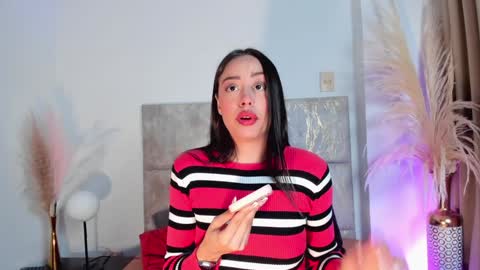 Nora Da Silva online show from 02/05/25, 01:15