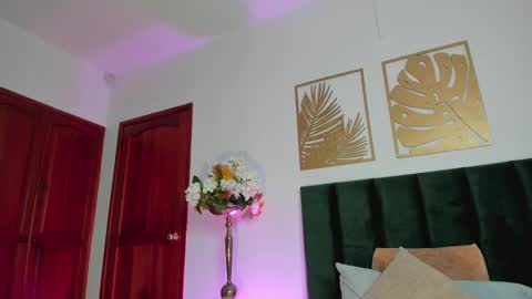 Nora Da Silva online show from 02/25/25, 01:09