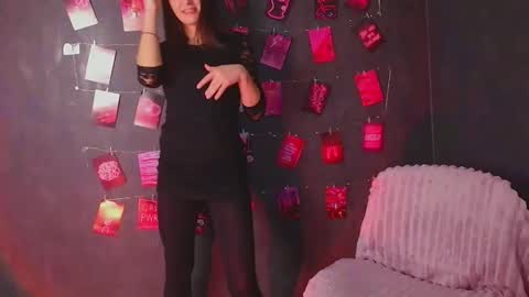 Nora online show from 12/22/25, 12:29