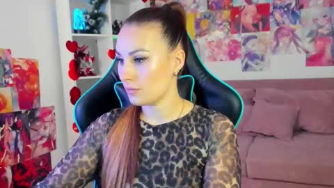 NoraFoxes online show from 12/17/25, 03:51