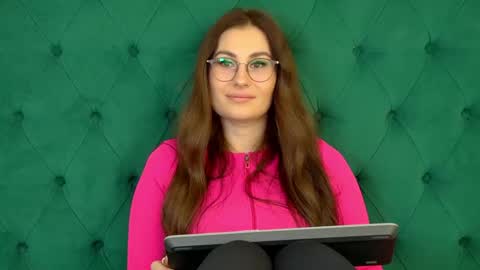 NoraFoxes online show from 01/08/26, 05:54