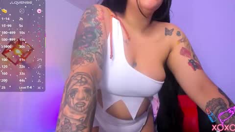 noraloux1 online show from 10/24/25, 11:34