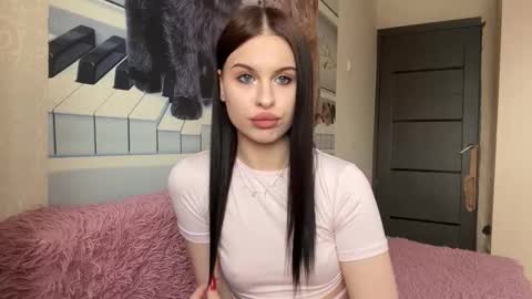 Nora online show from 01/08/26, 07:10