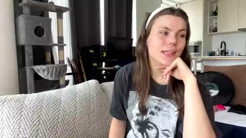 Snapshot of nordicbelle chatting on 05/15/26, 01:51 Nordic Belle online show from 05/15/26, 01:51