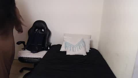 noreen_ online show from 04/12/26, 06:13