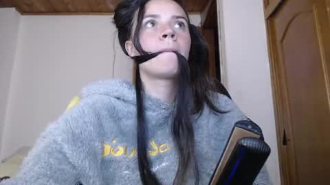 noreen_ online show from 05/17/26, 11:34