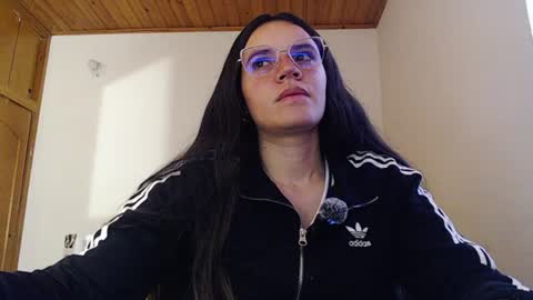noreen_ online show from 06/03/26, 03:39