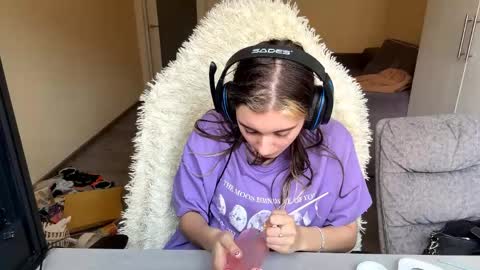 Elena online show from 04/14/26, 08:20